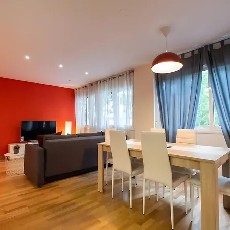 2 Bedroom In Maragall Appartamento Barcellona