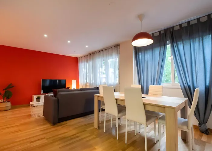 2 Bedroom In Maragall Appartamento Barcellona